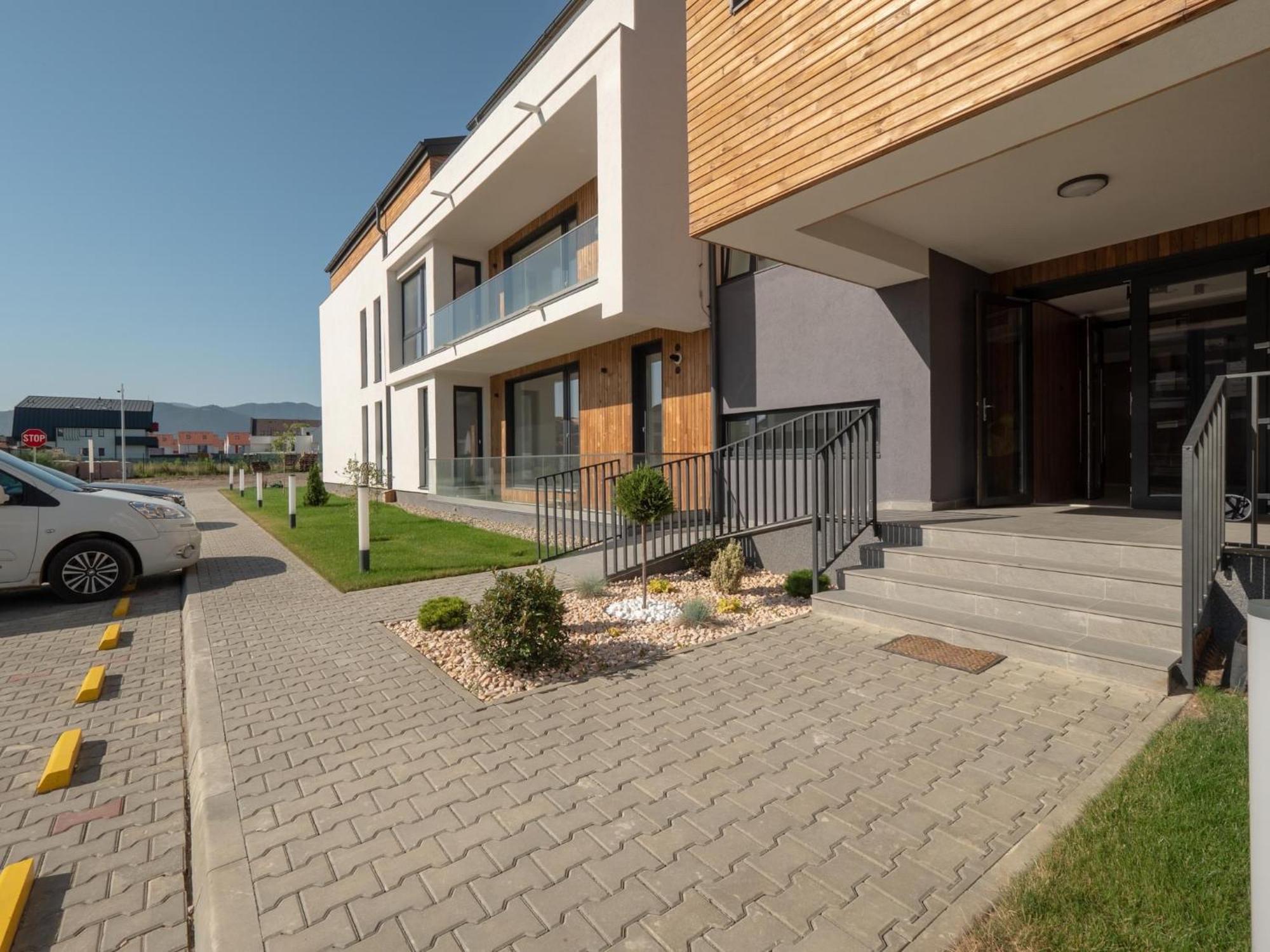 Royal Class Complex Uno Apartment *